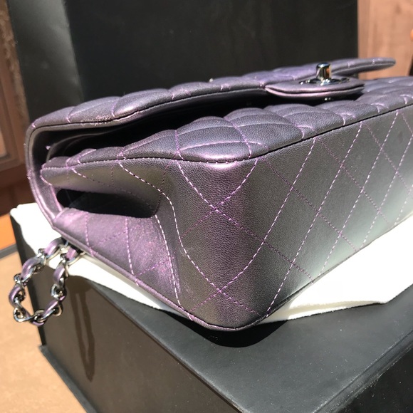 ❌SOLD❌ Chanel Metallic Purple Iridescent Flap - Picture 3 of 8